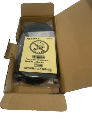 NEW KEYENCE IG-028 LASER SENSOR IG028