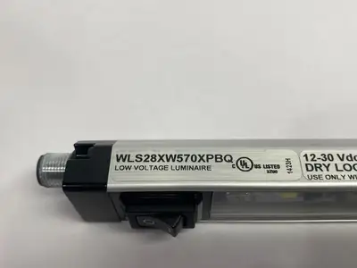 USED BANNER ENGINEERING WORK LIGHT STRIP, SWITCHED, 570MM LENGTH, 18065