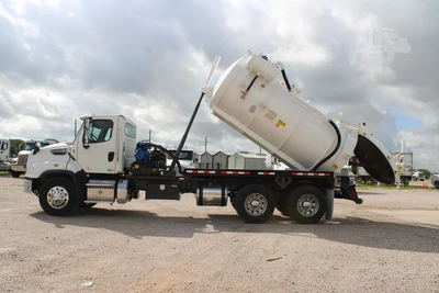 Used 2018 FREIGHTLINER 114SD Septic/Sewer/Vacuum Trucks Texas US | Roll Off Truck World #1491812