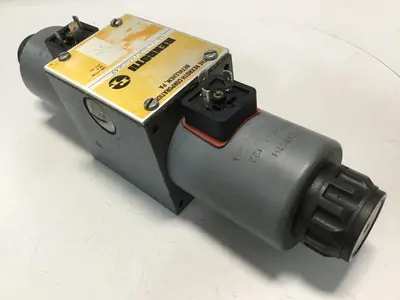 USED REXROTH 4WE10E30/CG24N9K4V