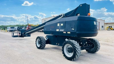 USED 2022 JLG 800S