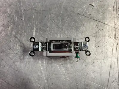 NEW HUBBELL HBL1221