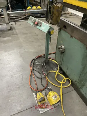 Piranha All Steel 8' x 65 Tons Press Brake, Model 65-8