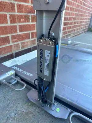 USED METTLER TOLEDO PUA669 STAINLESS STEEL SCALE 500 LBS W/ 36" X 36" PLATFORM, RAMPS