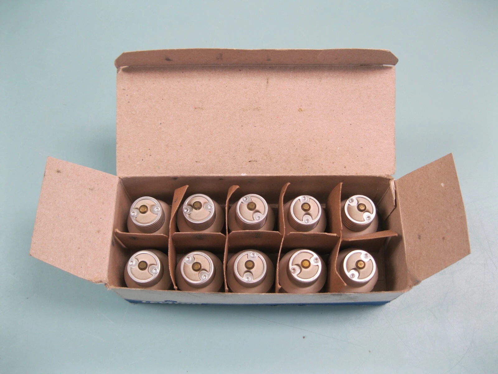 NEW Leviton 2004