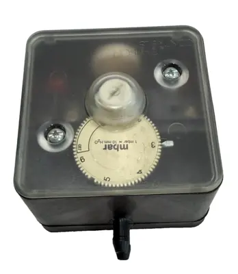 NEW JOHNSON CONTROLS P33AB-9200 PRESSURE SWITCH P33AB9201 P33AB9200