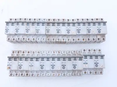 Allen Bradley 1492-CB2-G050 Circuit Breaker 2 Pole 5A 480VAC Lot of 19
