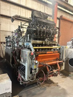 UNILOY 350R4 Blow Molders | Perry Equipment (11)