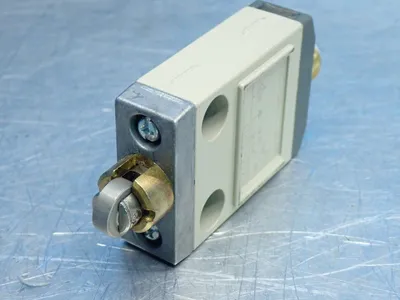 USED OMRON D4CC3002
