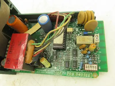 Honeywell DC2005-0-0000-00FM-EI-0111 UDC2000 Digital Temperature Controller