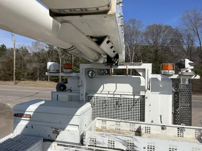 Used 2011 KENWORTH T370 ALTEC Bucket (boom) trucks Minnesota US | Carco Truck & Equipment #1514260