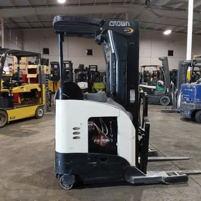 USED 2016 CROWN RR5725-45