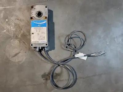 USED JOHNSON CONTROLS M9220-BAC-3