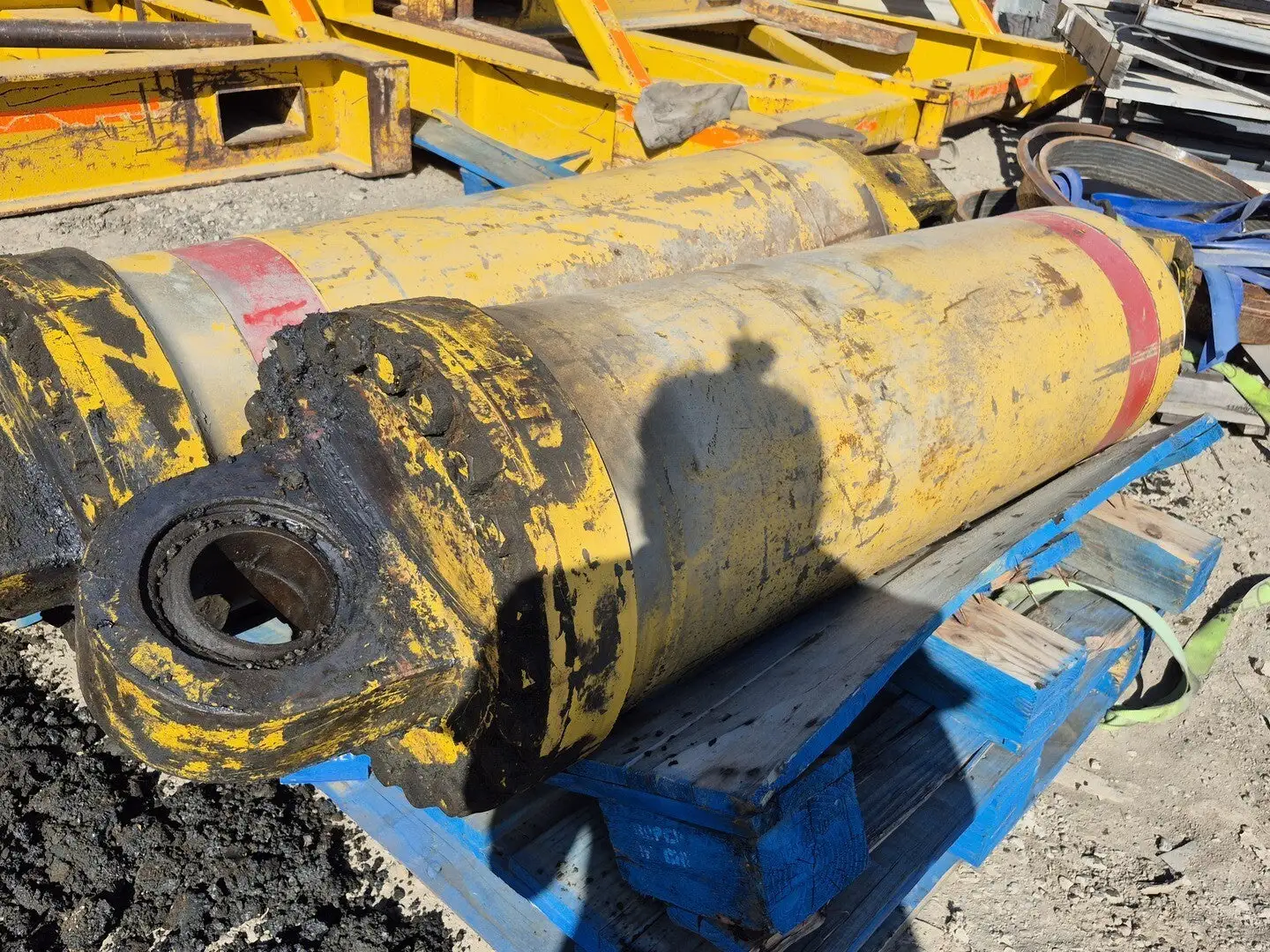 830E-DC LH Hoist Cylinder - 45,217 hrs