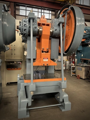 USED 1980 V AND O V AND O 150ST PRESS