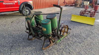 USED JOHN DEERE 246