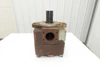 IMO Delaval 82160LIP CIG Series Hydraulic Gear Pump 2-Bolt SAE 65mm Shaft