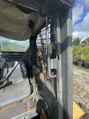 Used 2004 NEW HOLLAND LS 180 Skid Steer Loaders Florida US | Proxy Equipment #1377902