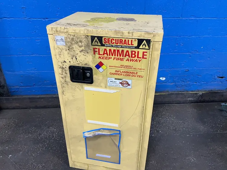 Used A & A SHEET METAL PRODUCTS INC A110 Cabinets Ohio US | HGR 24 #1185705
