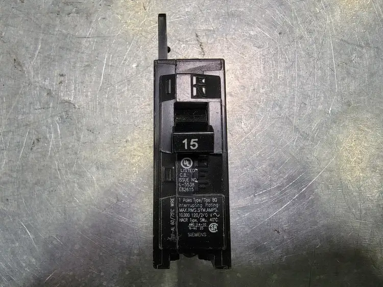 Used SIEMENS BQ1B015 Switchgears British Columbia CA | Lenmark #243675