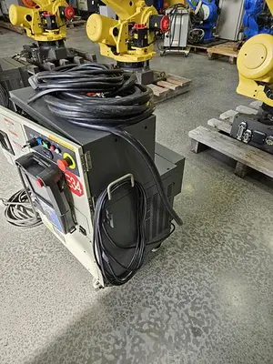 USED 2015 FANUC R-2000IC/210F