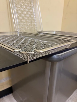set of 3 wired baking sheets