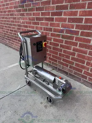 USED IDEX WRIGHT FLOW S1L ROTARY LOBE W/STAINLESS 1/2 HP MOTOR, CONTROLLER