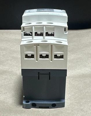 NEW Schneider Electric CAD32BD
