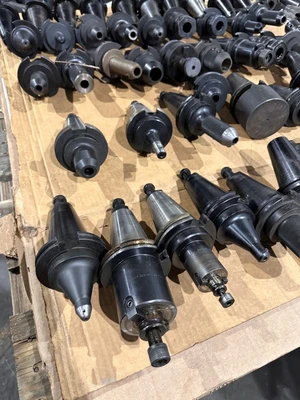 CAT 50 ASSORTED TOOLHOLDERS