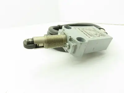 Automation Direct AEM2G23X11-3 Oiltight Limit Switch Roller NO/NC 400V Lot of 4