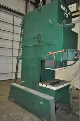 USED 1975 DANLY NO 75
