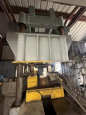 2000 TON HEAVY DUTY 4-POST HYDRAULIC PRESS, USED FOR STRAIGHTENING PIPE & BAR: YOBRO #25137