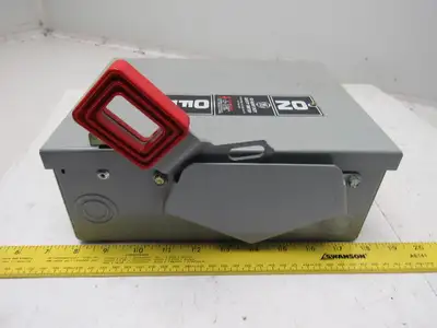 General Electric THN3361 Model 7 600V 30A  Non-Fusible Disconnect Safety Switch