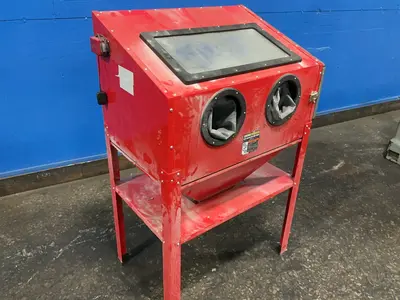 Central Pneumatic  40 Lbs Blast Cabinet