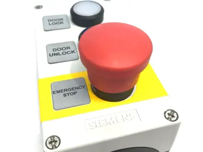 USED SIEMENS ENCLOSURE W/ E-STOP, DUAL ILLUMINATED PUSHBUTTONS