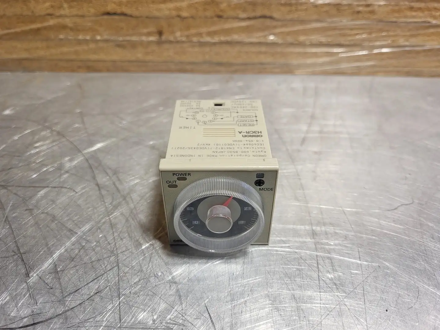 NEW OMRON H3CR-AP