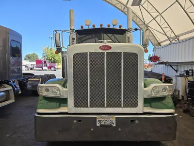USED 2018 PETERBILT 389