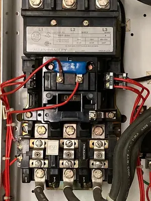 Used ALLEN-BRADLEY YUYG14037/1AK Starters | Surplus Asset Holdings #1204963