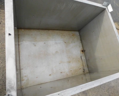 USED PORTABLE SS TOTE 225 GALLON