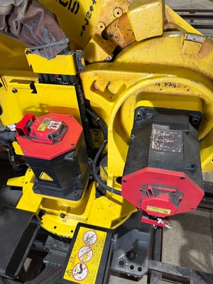 FANUC R‑2000iB/210F Complete with R‑30iB Controller and Leoni Dress Pack USED