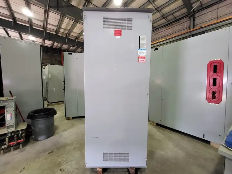 Used CUTLER-HAMMER PRL3000 Switchgears British Columbia CA | Lenmark #240722