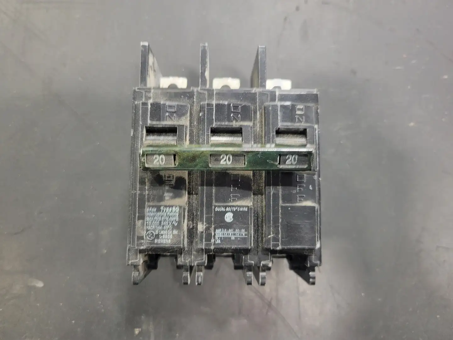 Used SIEMENS BQ3B020 Switchgears British Columbia CA | Lenmark #242030