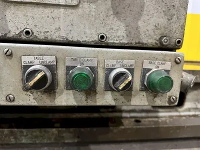 72" X 72" GIDDINGS & LEWIS (G&L) T-SLOTTED POWERED ROTARY TABLE W/ 72" POWERED INFEED SLIDE: STOCK #19731