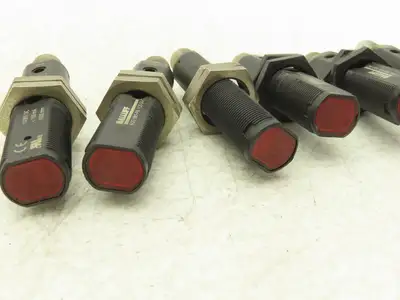 Balluff BOS18KF-PA-1QD-S4-C Retroreflective Photoelectric Sensor 0-4.5m Lot of 8