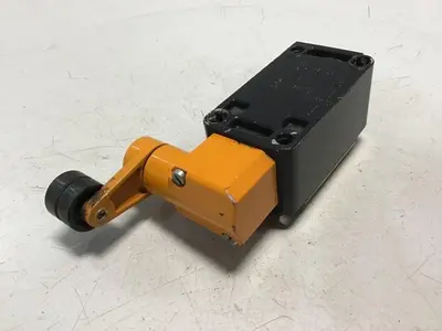 USED SIEMENS 3SE3 120-1GW-Z