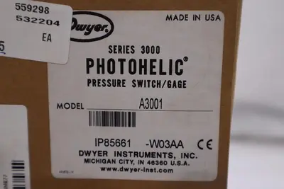 DWYER A3001 Photohelic  Pressure Gauge Series 3000 New In Box Stock G110
