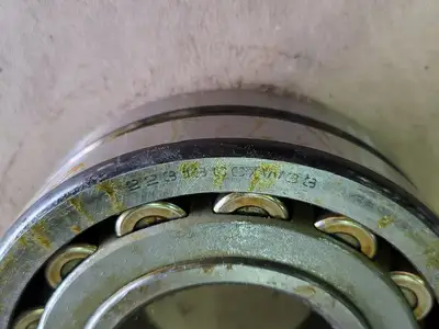 NEW SKF 22313 CC/W33