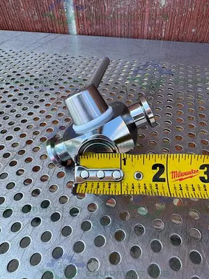 USED GE HEALTHCARE SALVI DN6 808 4-WAY 316 VALVE 18-5758-01 W/ 1.2" SANITARY FITTING