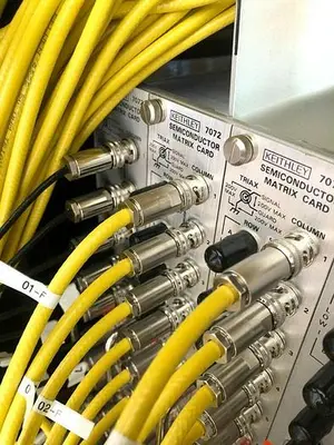 KEITHLEY 707A SWITCHING MATRIX WITH 7072 SEMICONDUCTOR MATRIX CARD plug ins