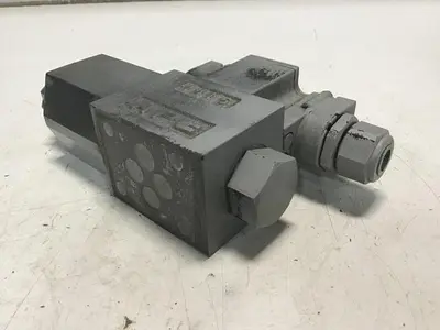 USED YUKEN DSG-01-2B2-D24-50251